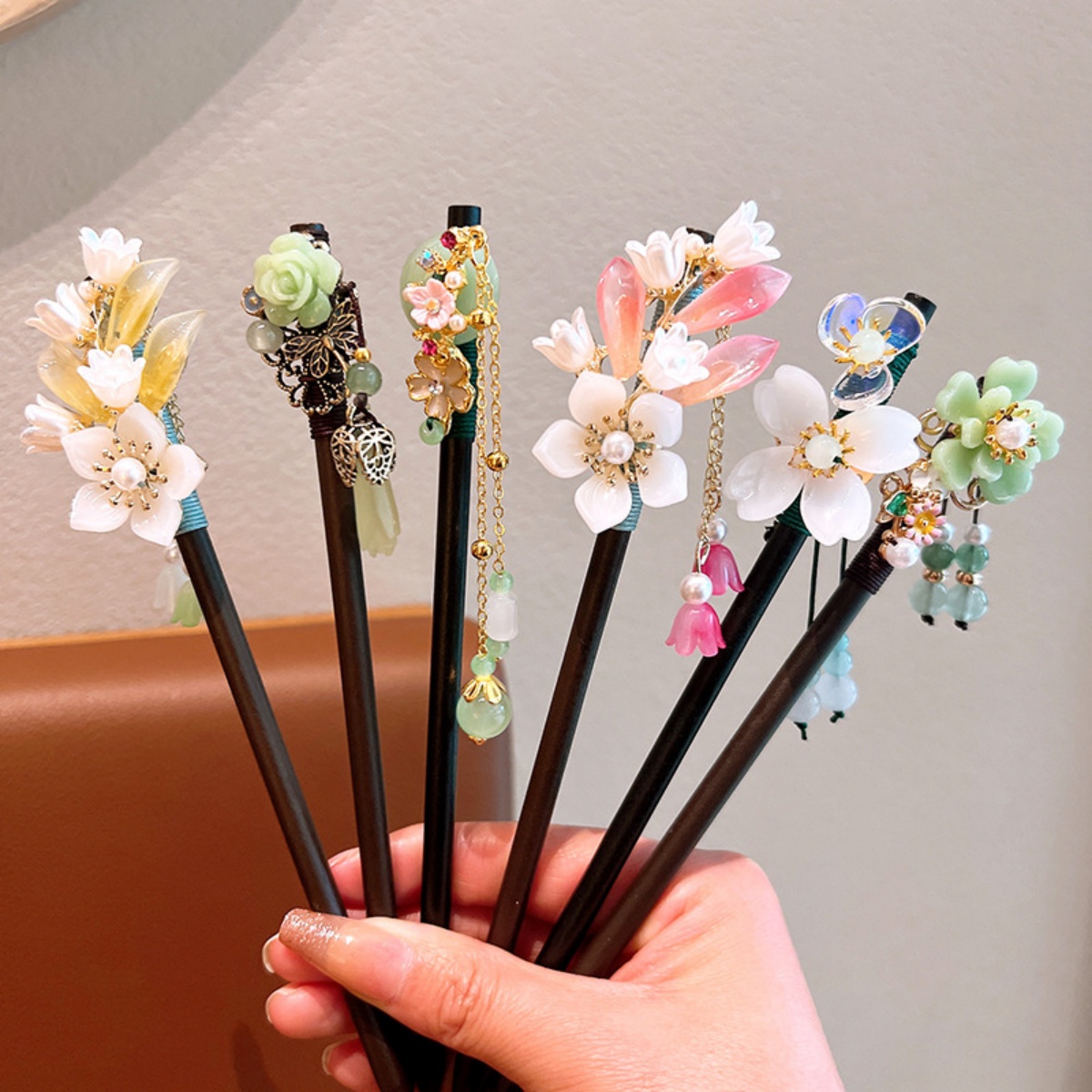 Exquisite Flower Tassel Wooden - огляд і ціна Vintage Fashion In Chinese