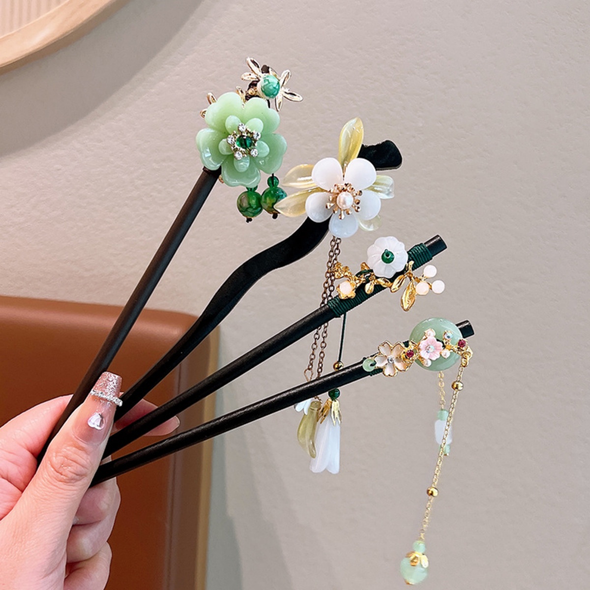 Exquisite Flower Tassel Wooden - огляд і ціна Vintage Fashion In Chinese